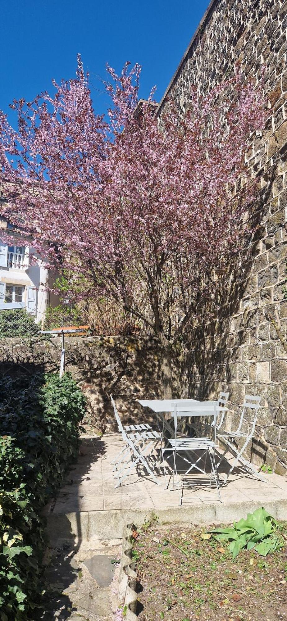 Appartement 120 M² Duplex Coeur Historique Au Calme Le Puy-en-Velay Luaran gambar