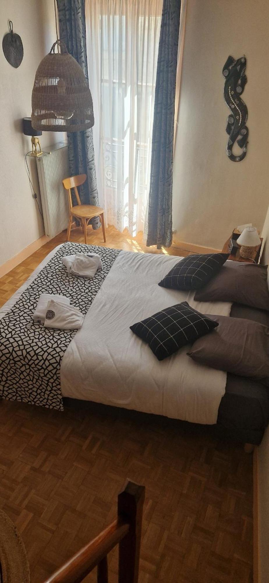 Appartement 120 M² Duplex Coeur Historique Au Calme Le Puy-en-Velay Luaran gambar