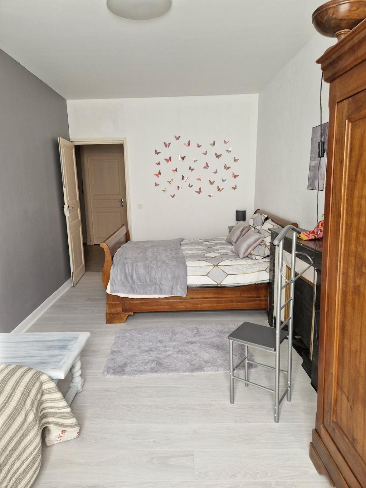 Appartement 120 M² Duplex Coeur Historique Au Calme Le Puy-en-Velay Luaran gambar